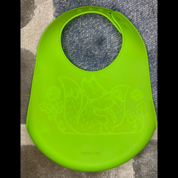 Modern-twist mini bib - Picture 3 of 3